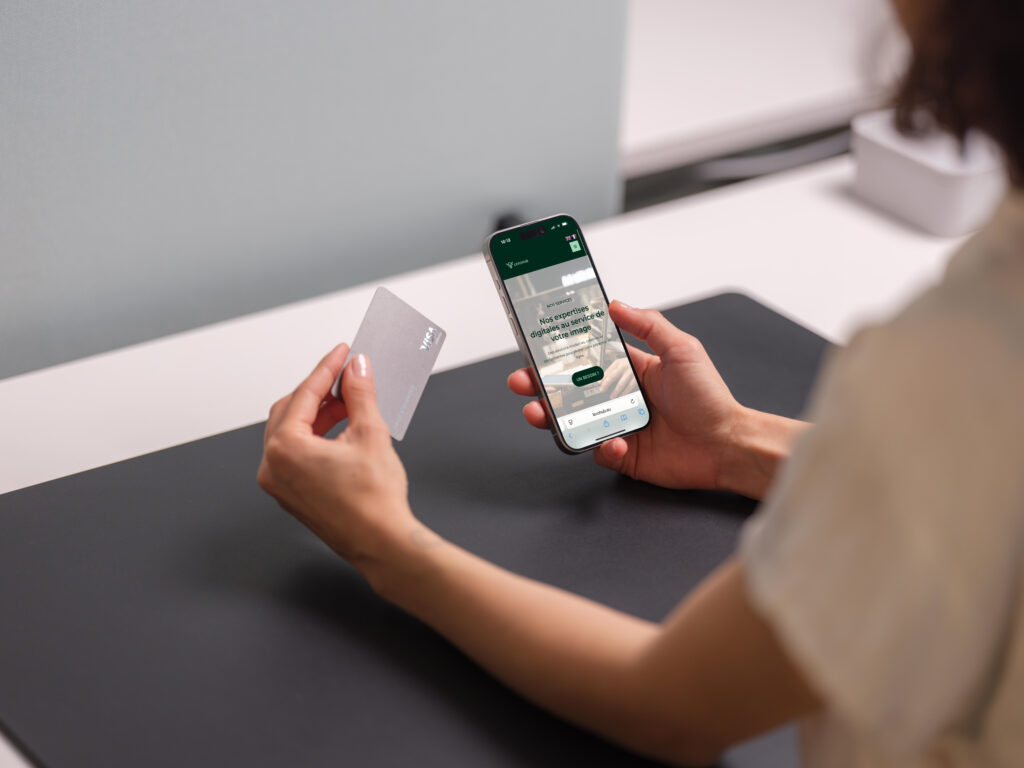 Accueil mockuuups free iphone 15 pro mockup with credit card in hand